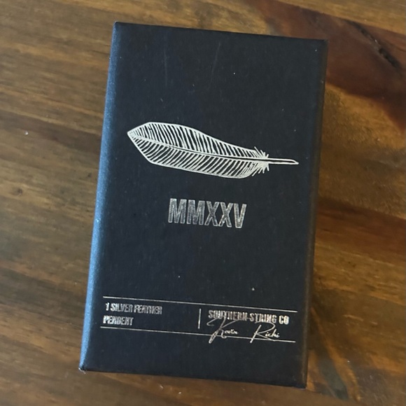 Southern string chain - Picture 2 of 2